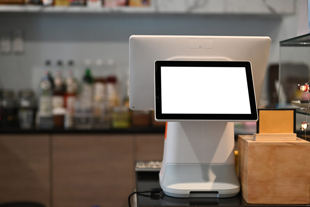 TPV táctil en mostrador de cafetería para gestionar ventas, pedidos y tickets con PixelPOS en Castellón.