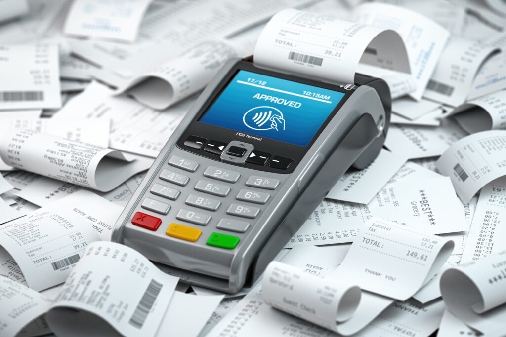 Terminal TPV con tickets de venta para gestionar cobros, facturas y control de caja con PixelPOS en Castellón.