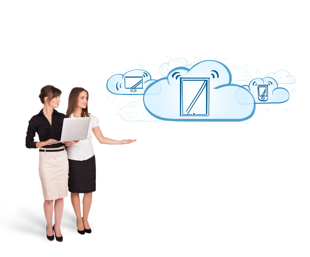 Profesionales presentando acceso cloud para controlar ventas, caja e informes con PixelPOS, software TPV en Castellón.